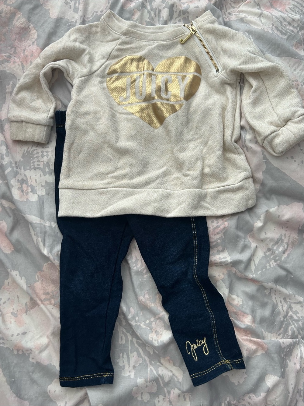 Juicy Couture Cream Sweatshirt with Gold Heart & Navy Leggings